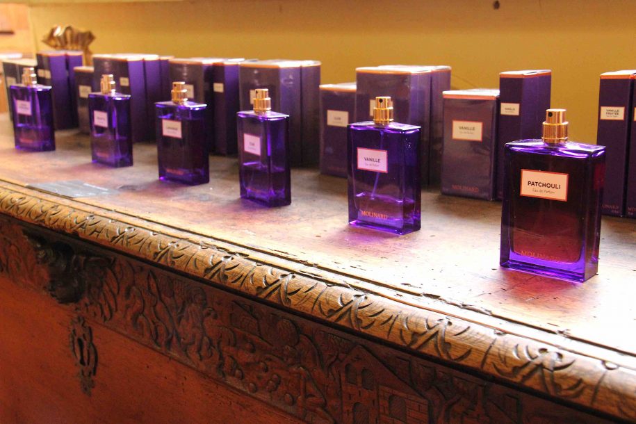 Flacons de parfum Molinard violets