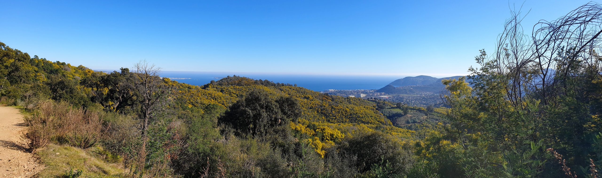 Panorama depuis la piste de Barbossi
